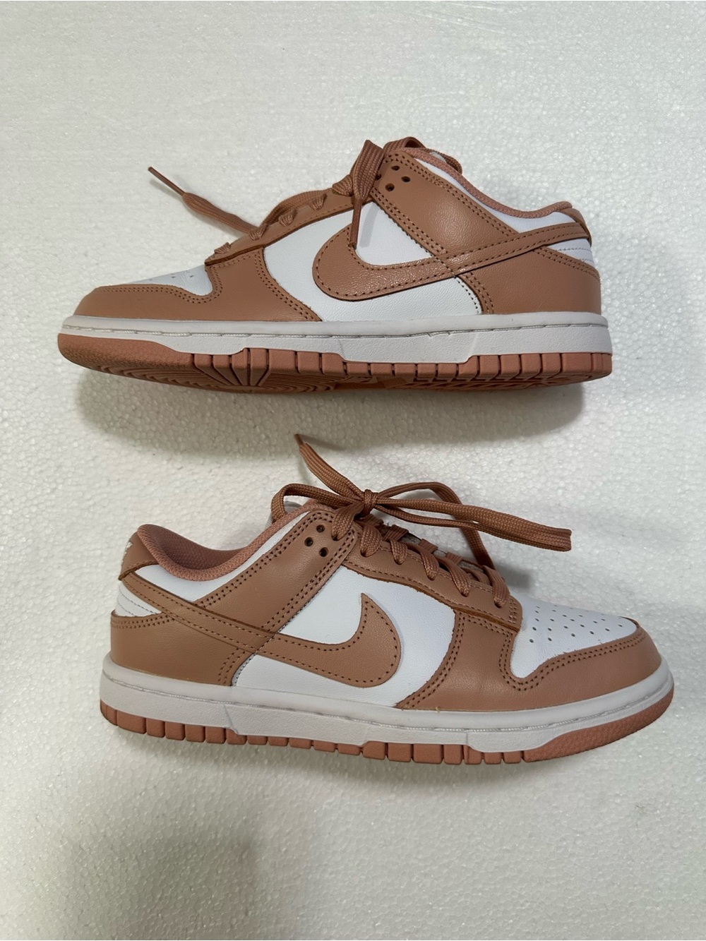Women’s dunk low “Rose Whisper” Size 6